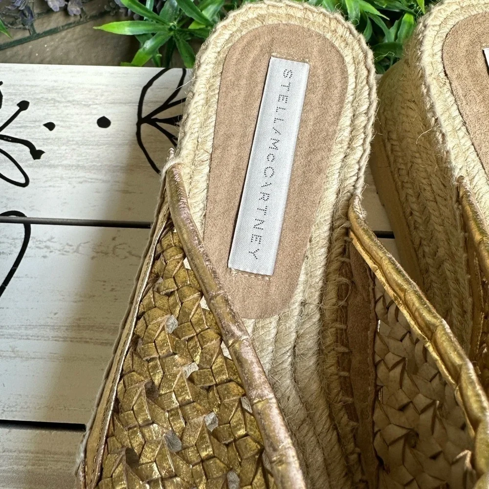 Stella McCartney Gold Wicker Flatform espadrilles Slides in gold size 9